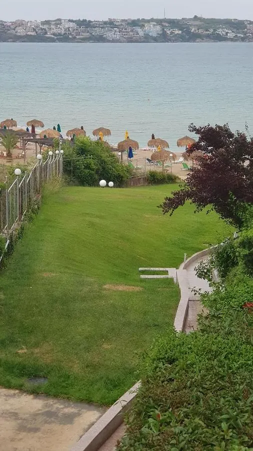 سوزوبول Sand Lilies Beach Apartments