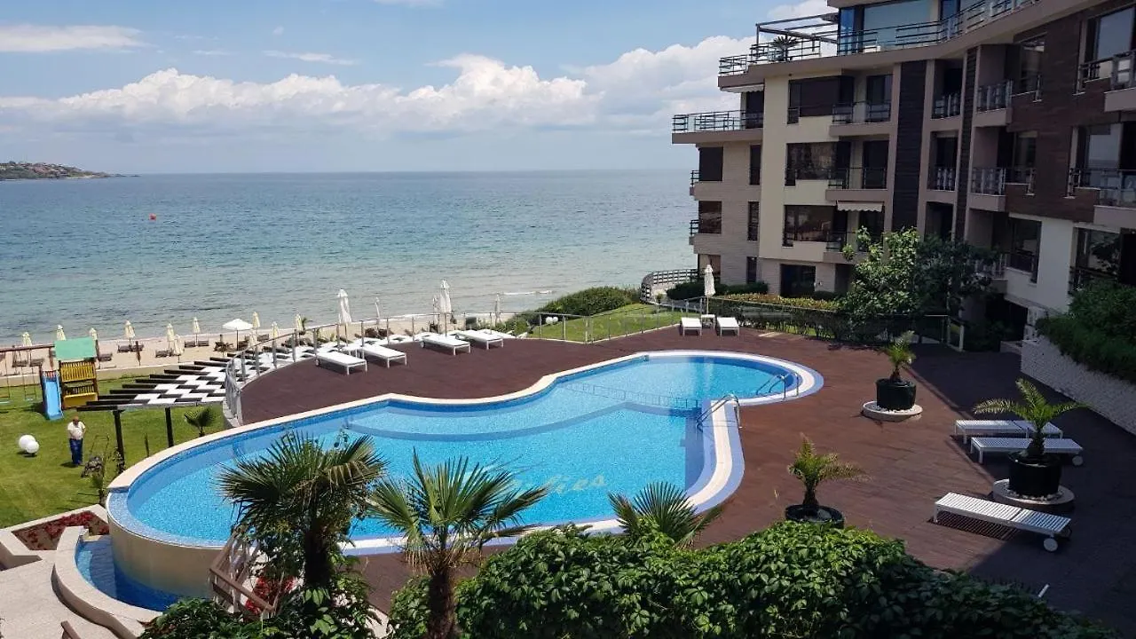 Sand Lilies Beach Apartments Sozopol